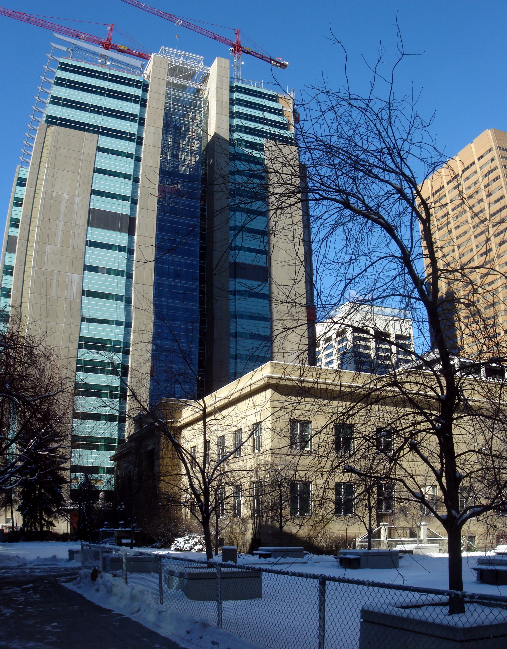 Echtes Kontextfoto des Calgary Courts Centre
